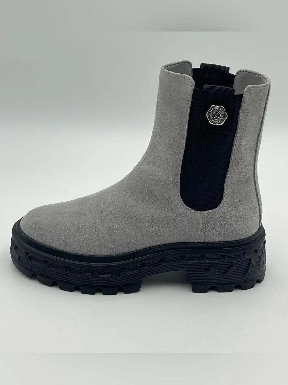 Karl Lagerfeld Paris SZ 8.5M Women Londyn Grey Suede Lug Sole Boot  MSRP $179